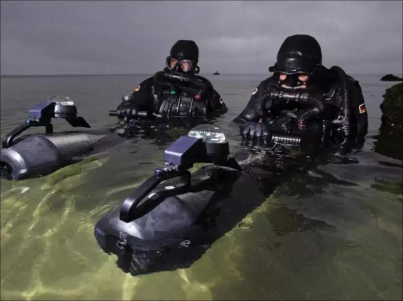 军用潜水装备图片