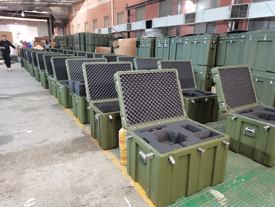 河北军用器材装备箱/军绿色滚塑包装箱/806060抗老化塑料箱