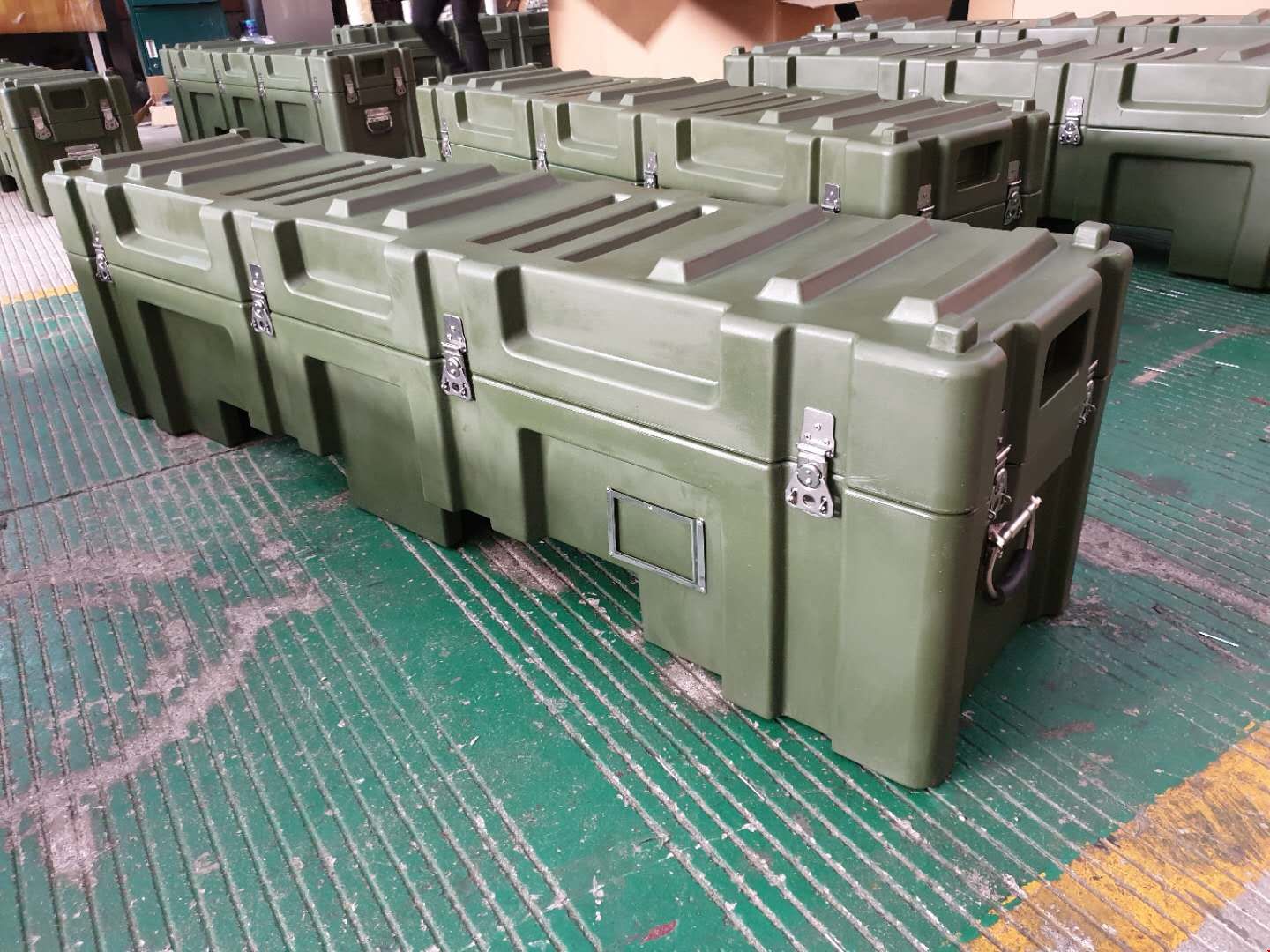 导弹运输包装箱/滚塑长条导弹运输箱/军用箱模具制作