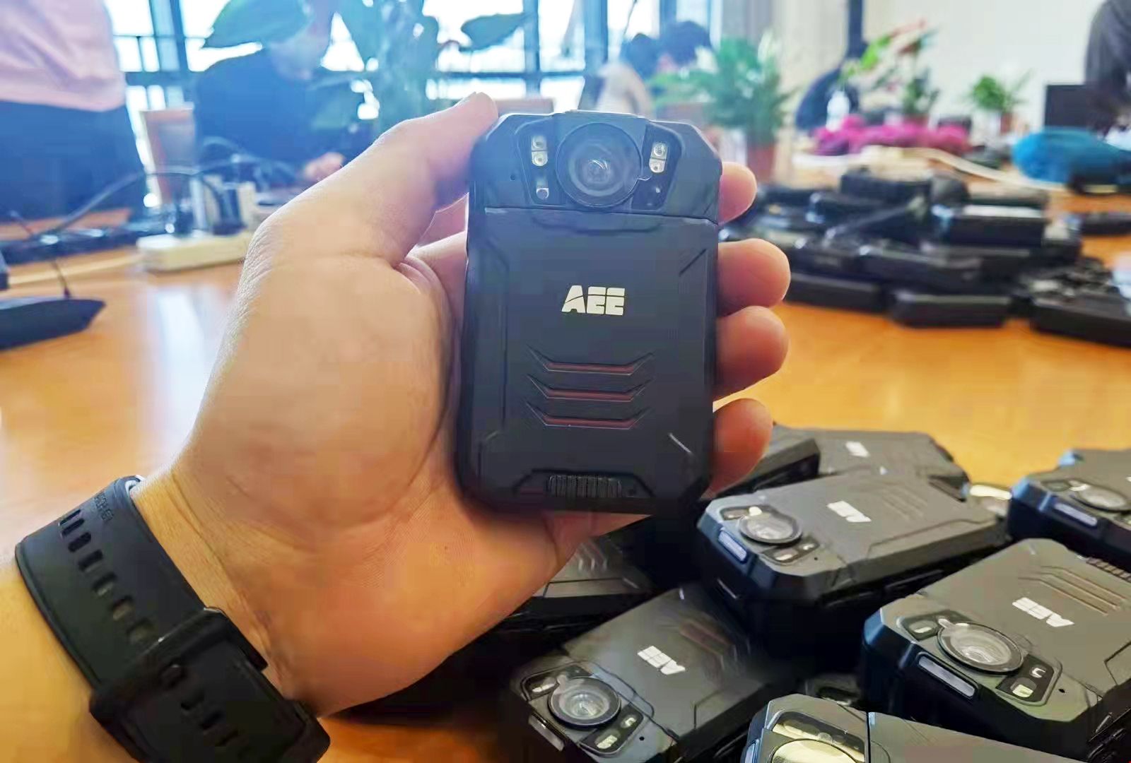 AEE 4G执法记录仪