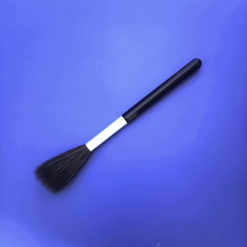 圆形灰鼠刷.jpg