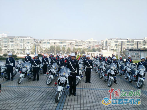 江西萍乡交警首批34辆移动警务警用摩托车亮相萍城