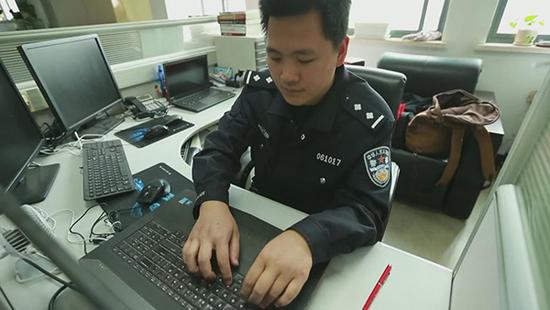 上海互联网安全卫士唐云佳：从业网警5年研发百个网络工具(组图)