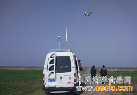 浙江宁波市海洋与渔业执法支队利用无人机对慈溪海岸线开展例行巡查